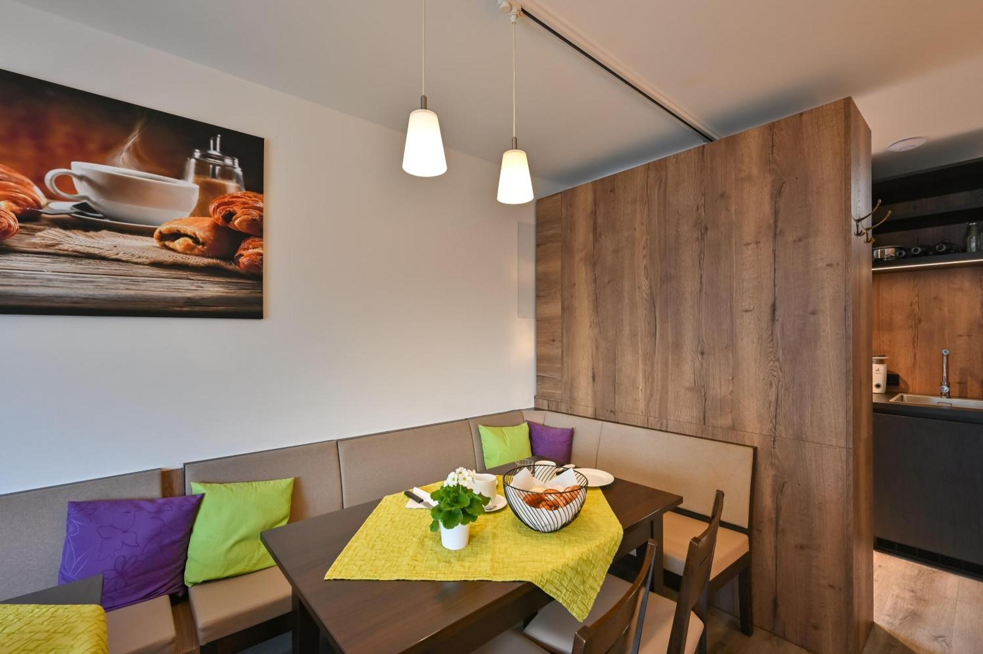 Hotel Gaestehaus Stock Zimmer Baeckerstueble Friedrichshafen Exteriör bild