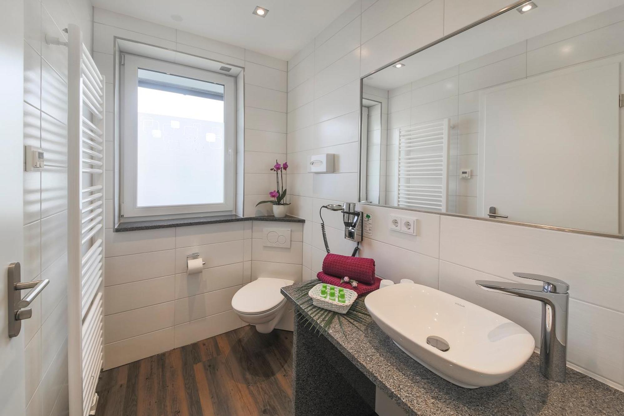 Hotel Gaestehaus Stock Zimmer Baeckerstueble Friedrichshafen Exteriör bild